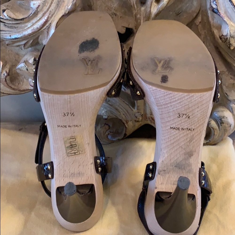 Gorgeous LV Paris limited edition monogram heels - Picture 5 of 6
